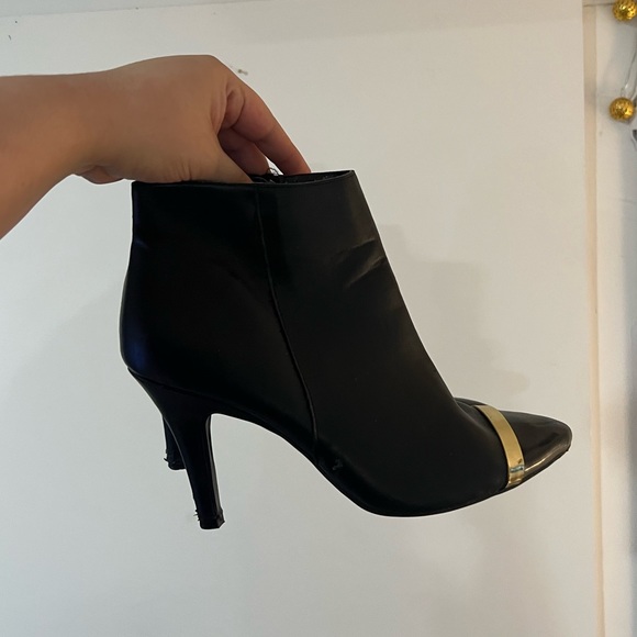 “Expression” black and gold bootie heels 🖤 - Picture 4 of 7